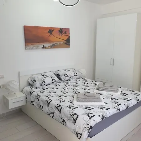 Alexandra Sunset Beach Appartement *